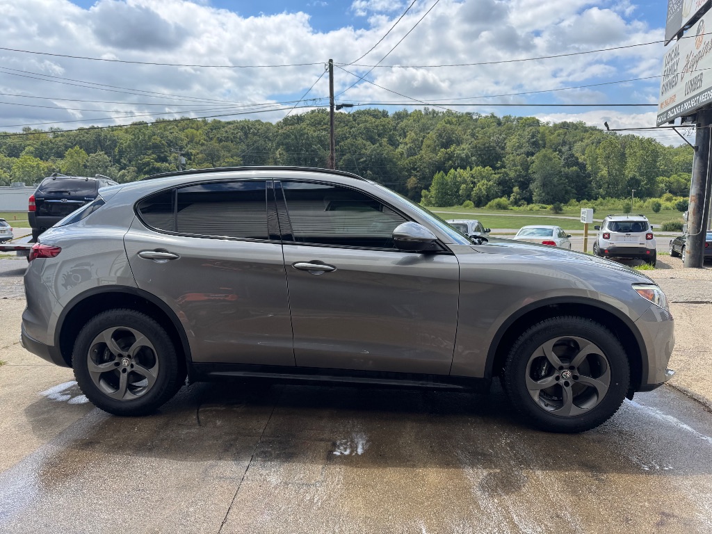 2018 Alfa Romeo Stelvio Ti Sport's photo