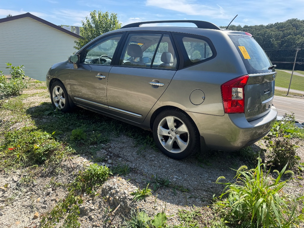 2009 Kia Rondo EX's photo
